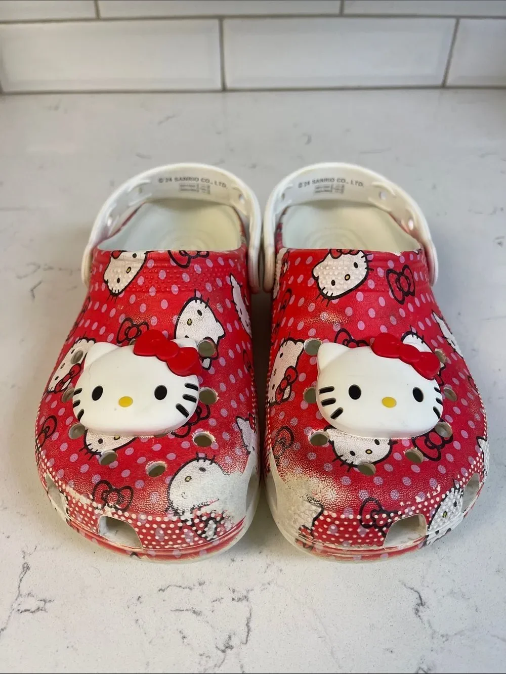 Crocs GIRLS - KID HELLO KITTY CLASSIC Size 3 Junior Hello Kitty X Crocs 210576